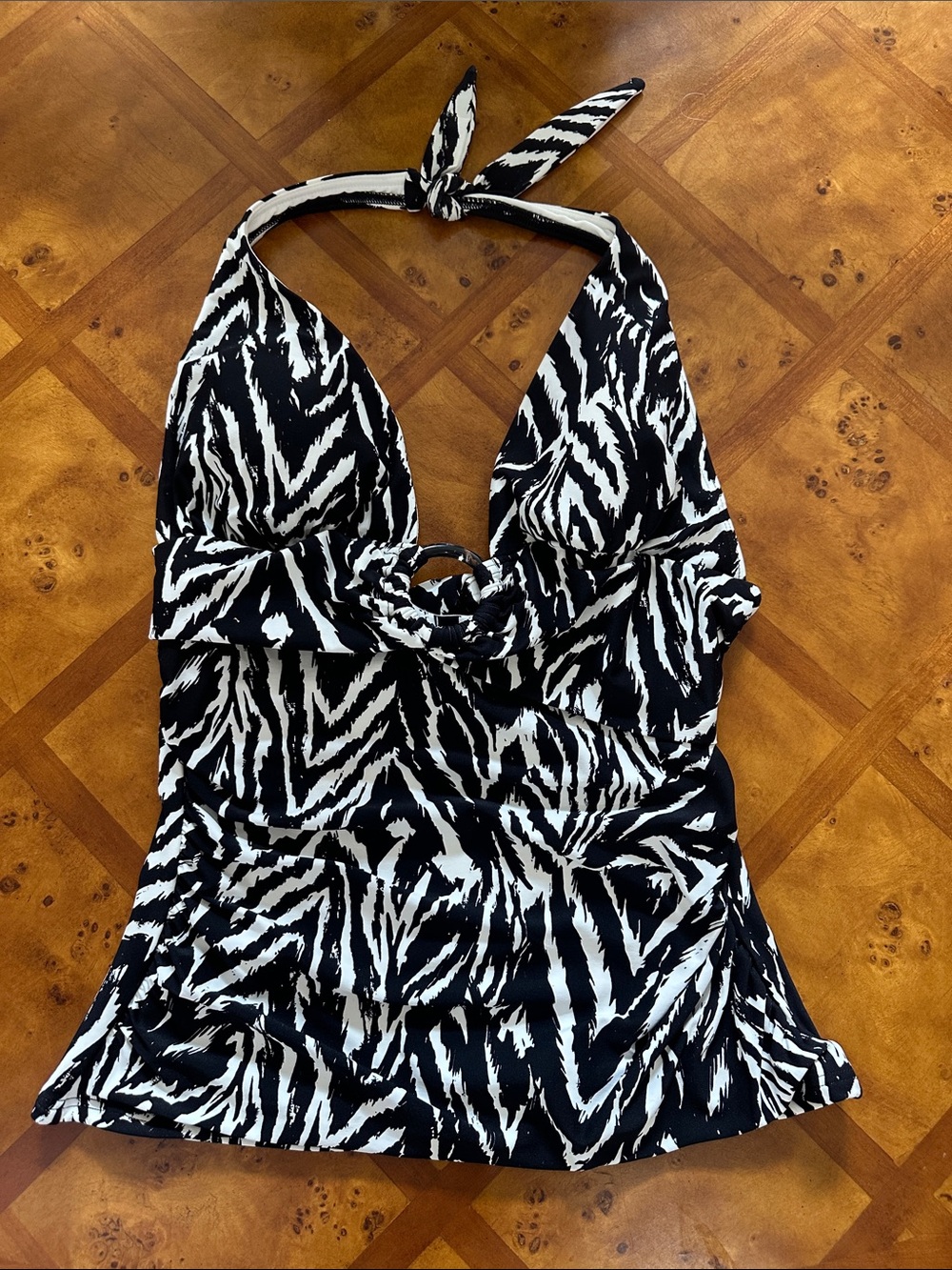 Carmen Marc Valvo Black and White Swim Top with Zebra Trim size M